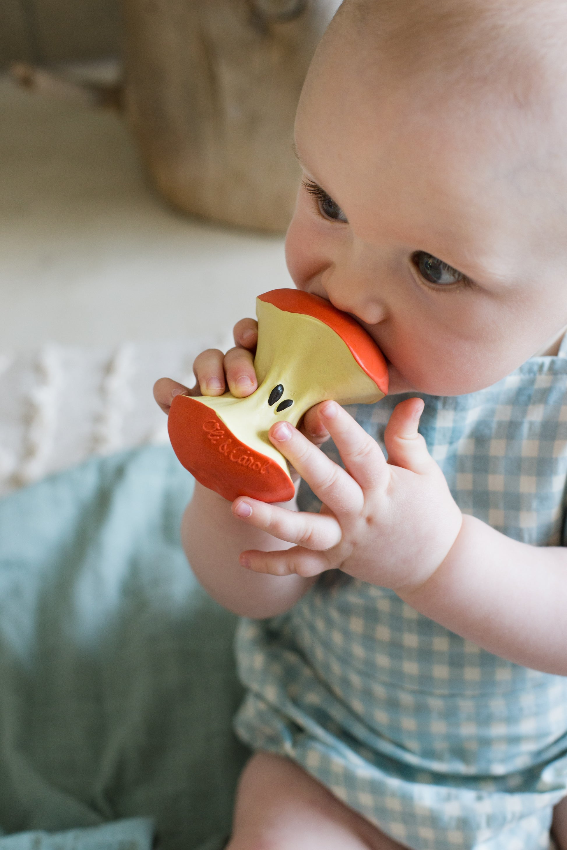 toy-teether-pepa-the-apple