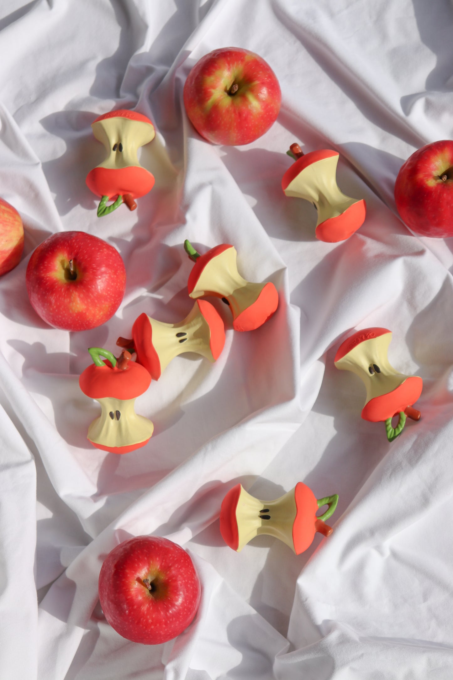 toy-teether-pepa-the-apple