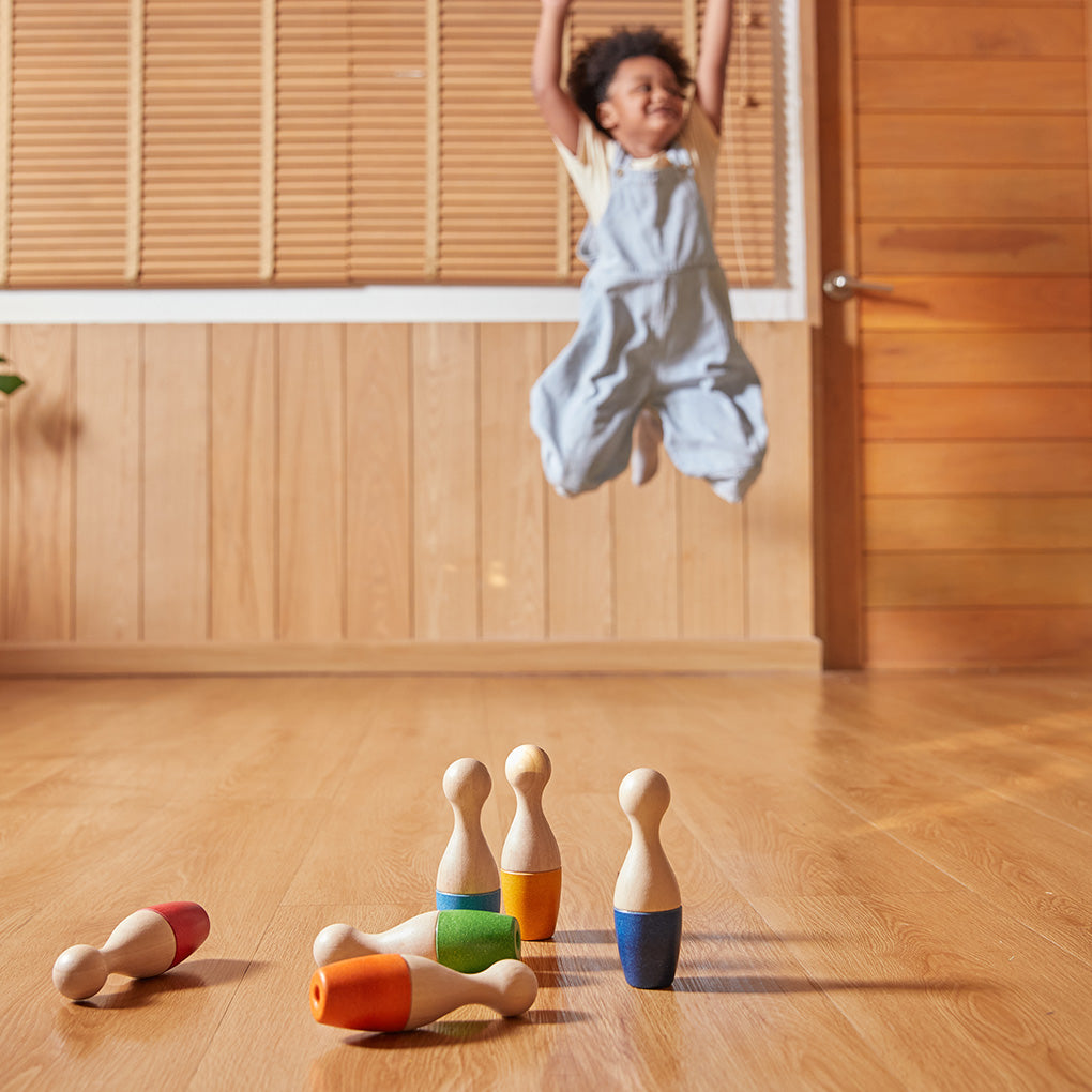 wooden-playset-bowling