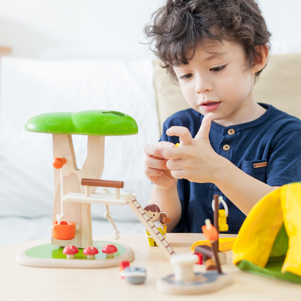wooden-playset-tree-house