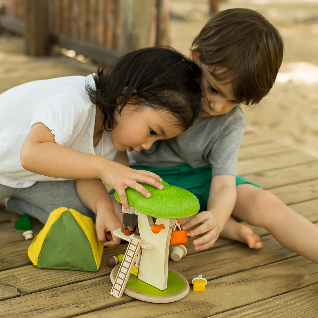 wooden-playset-tree-house