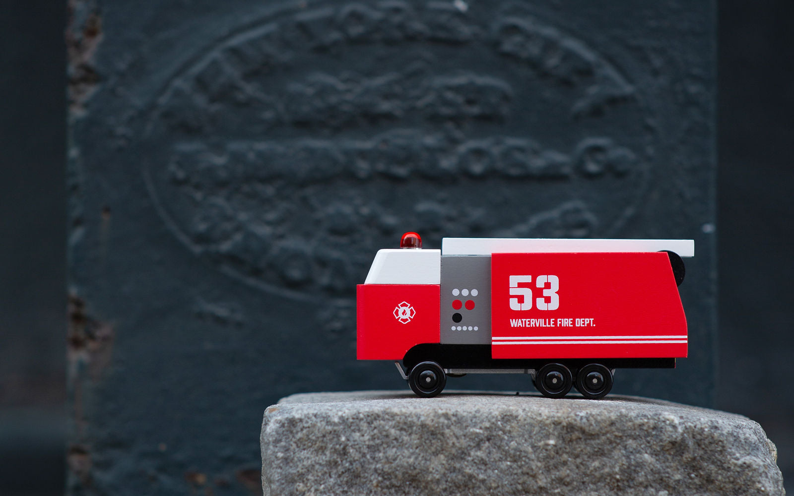 wooden-toy-car-firetruck