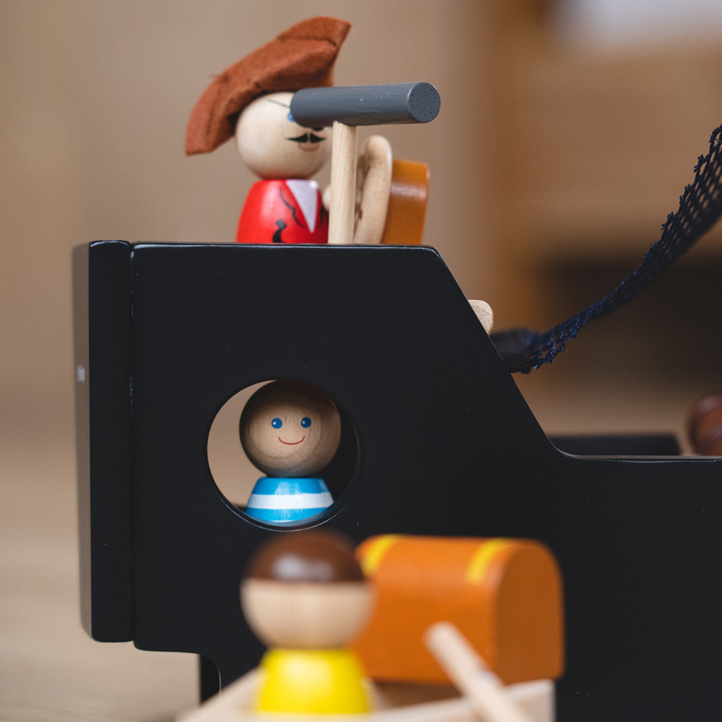 wooden-toy-pirate-ship