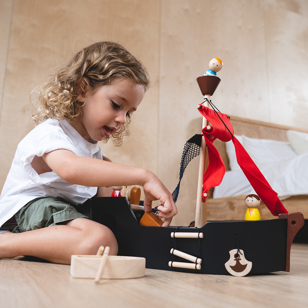 wooden-toy-pirate-ship