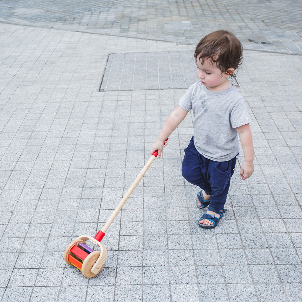 wooden-toy-walk-n-roll