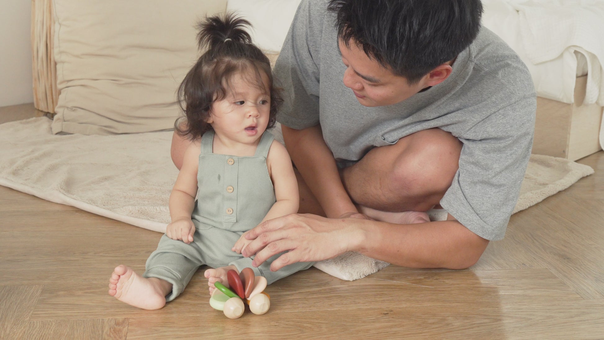 wooden-toy-baby-car