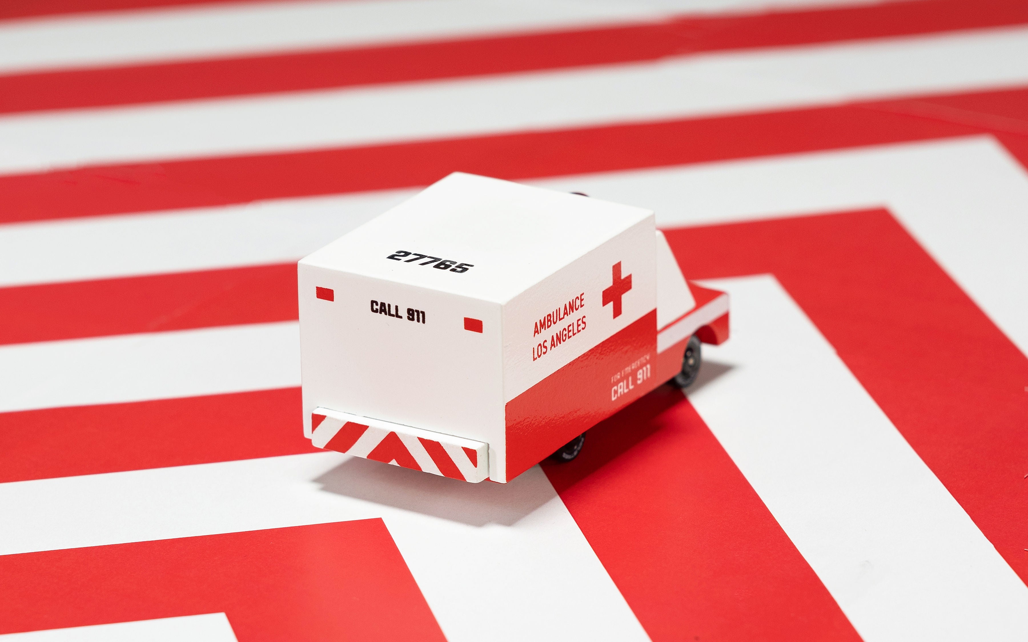 wooden-toy-car-ambulance
